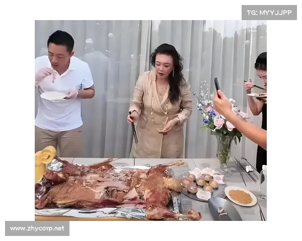 汪小菲夫妇北京别墅盛情款待娘家人 张兰笑容满面共享烤全羊宴 汪小菲夫妇北京别墅盛情款待娘家人 张兰笑容满面共享烤全羊宴